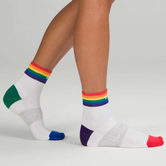 Lululemon Daily Stride Mid Crew Sock Rainbow Love White Socks Medium NWT - Picture 1 of 4